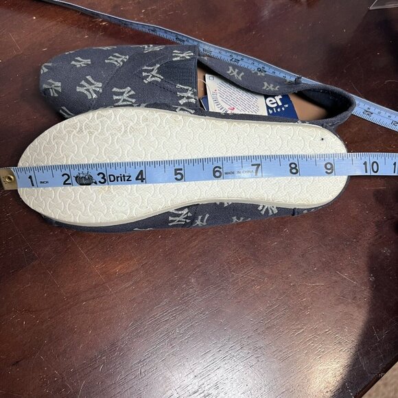 New York Yankees NY AOP Canvas Shoes WMN Small 5/6 Forever Collectibles MLB - Picture 10 of 10